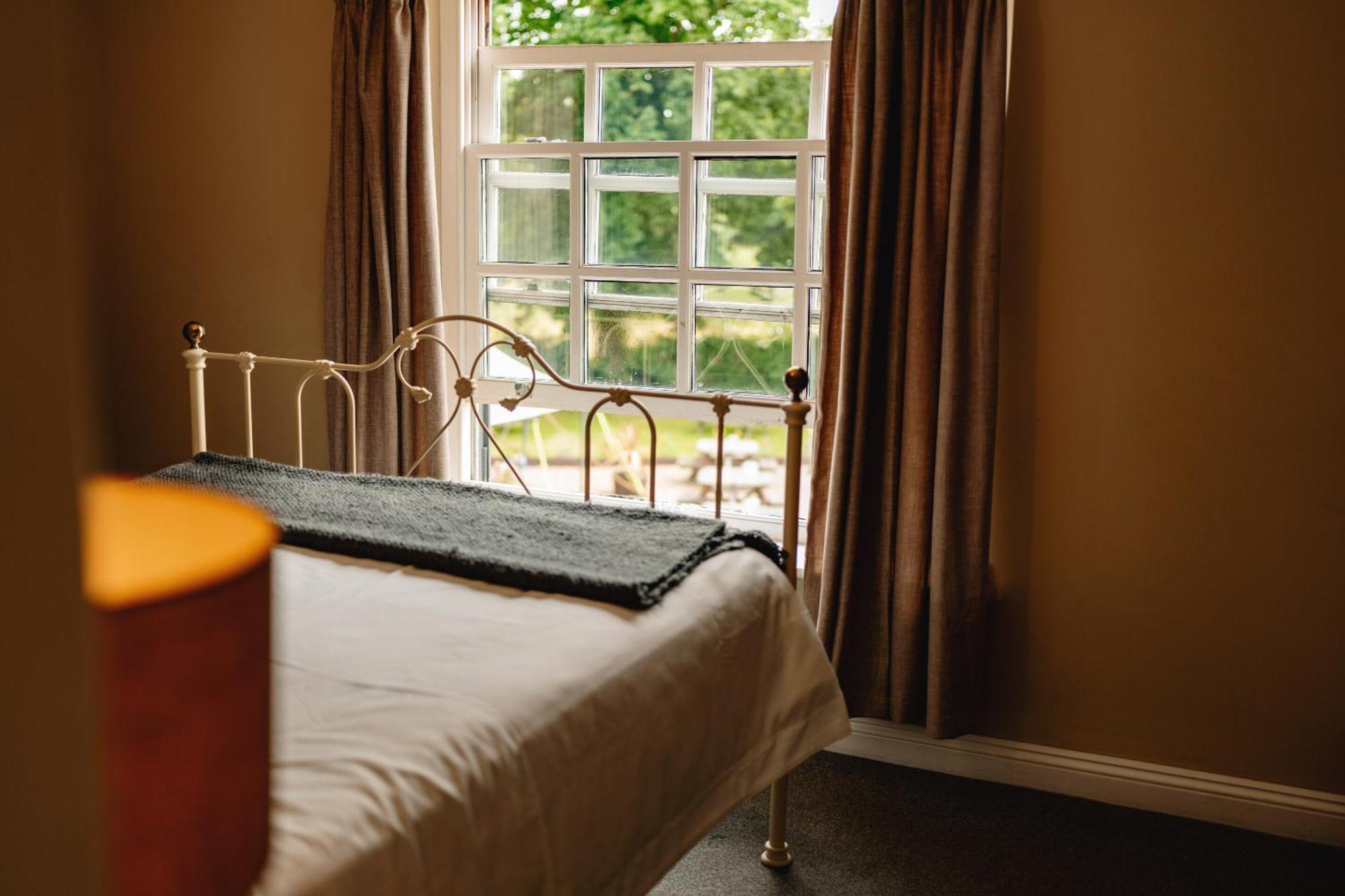 Wheatacre White Lion Hotel Burgh Saint Peter Room photo